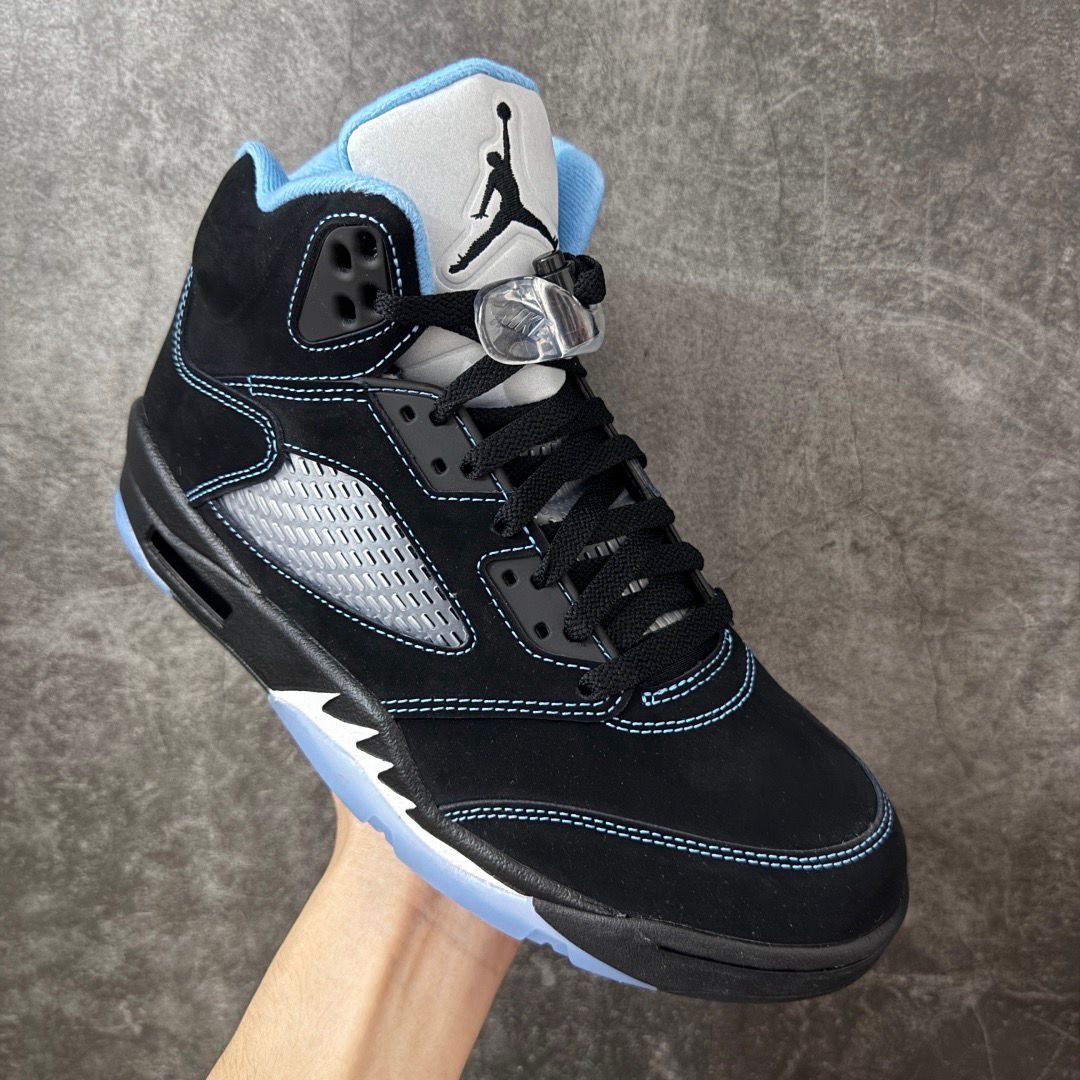 Jordan 5 “Black/University Blue” (2026)